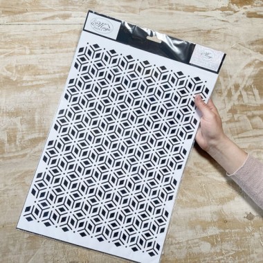 Geometric Diamond . 30×42 cm